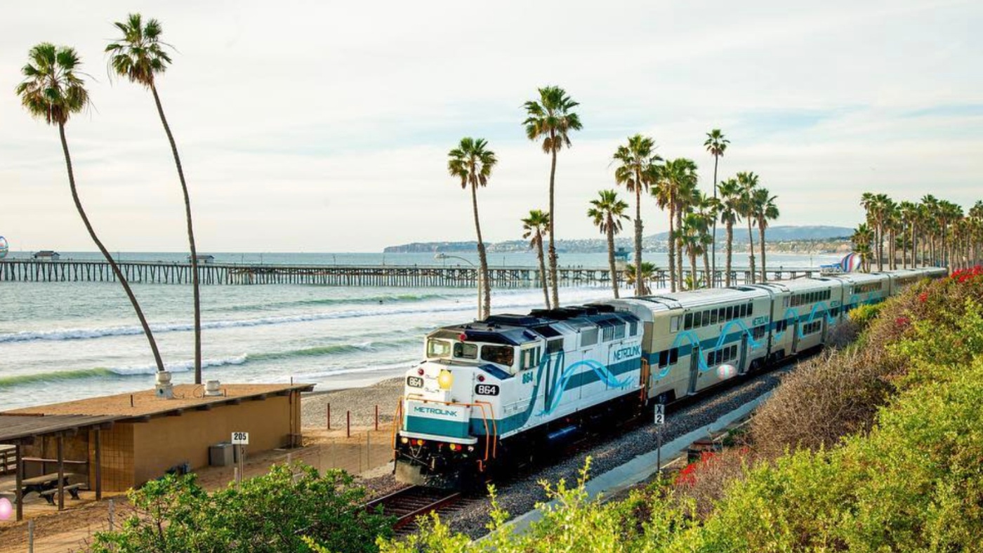 metrolink-beach-stop-2